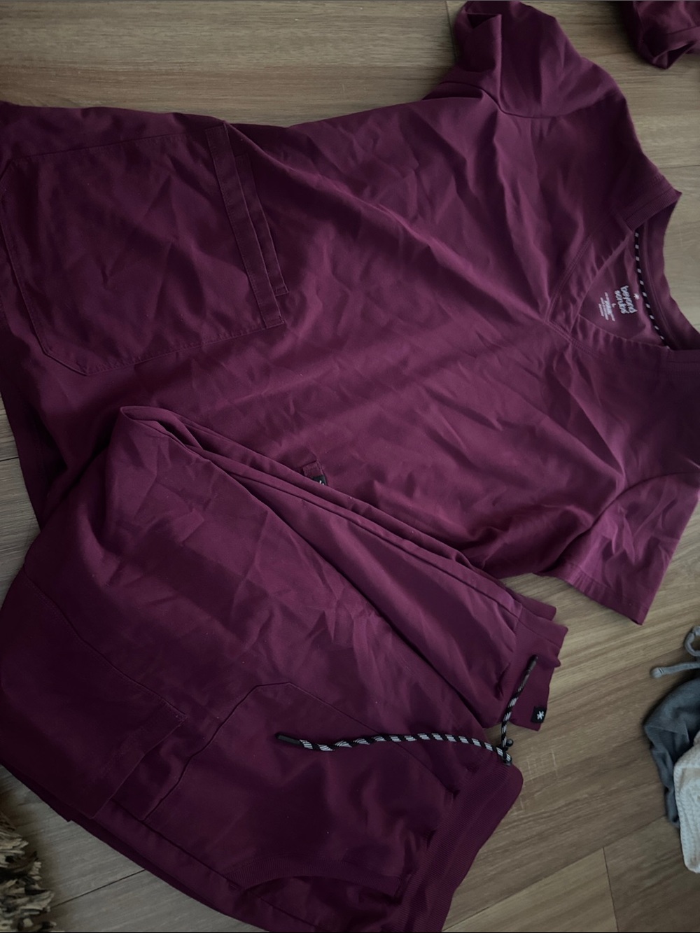 Women’s Short Sleeve Top and Drawstring Pant Set - Burgundy